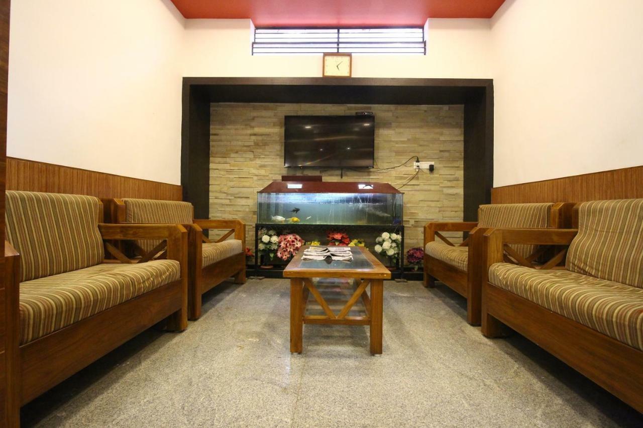 Oyo Flagship 30734 Jeevan Lodge Shimoga Exterior foto